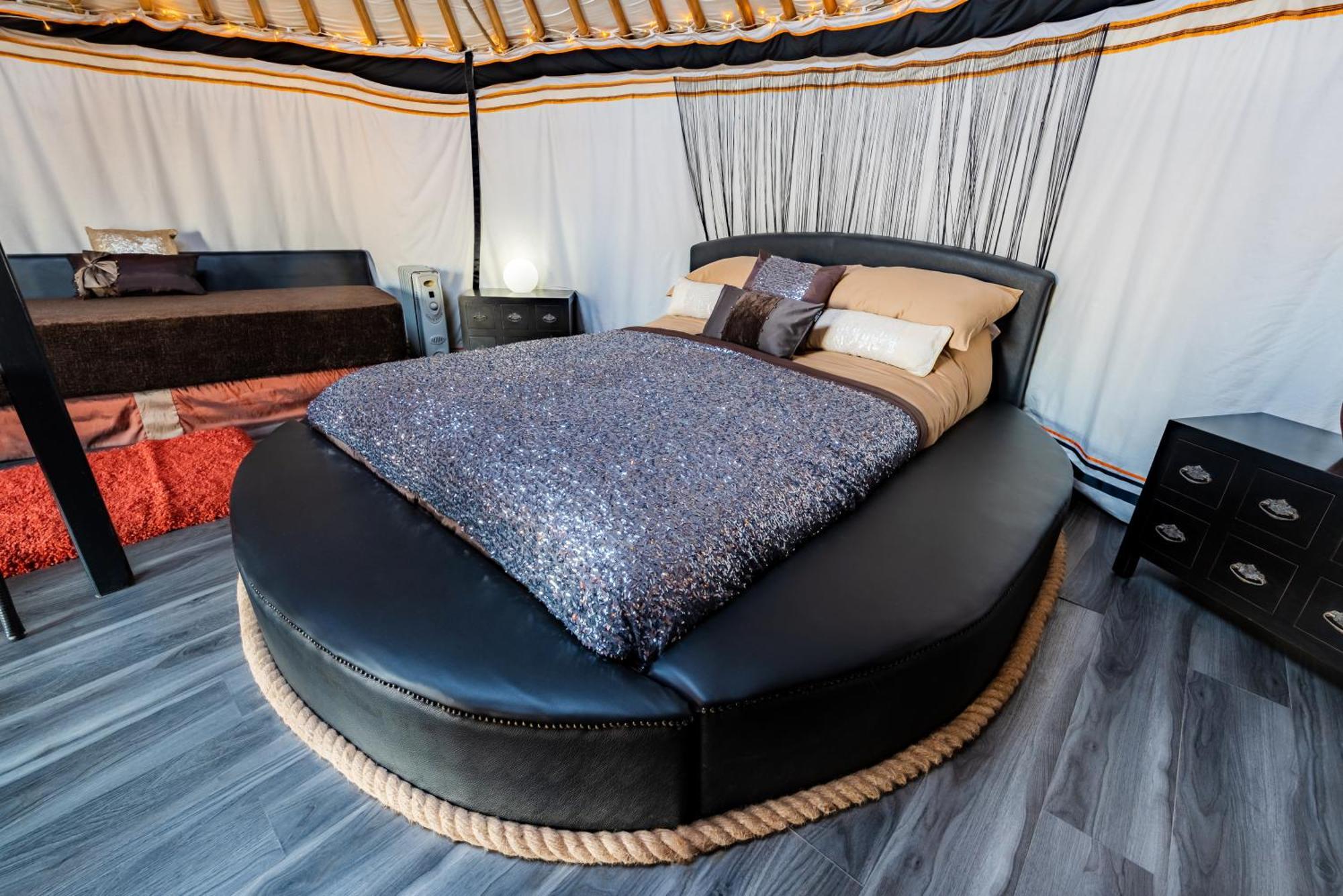 Lincoln Yurts Hotel ภายนอก รูปภาพ