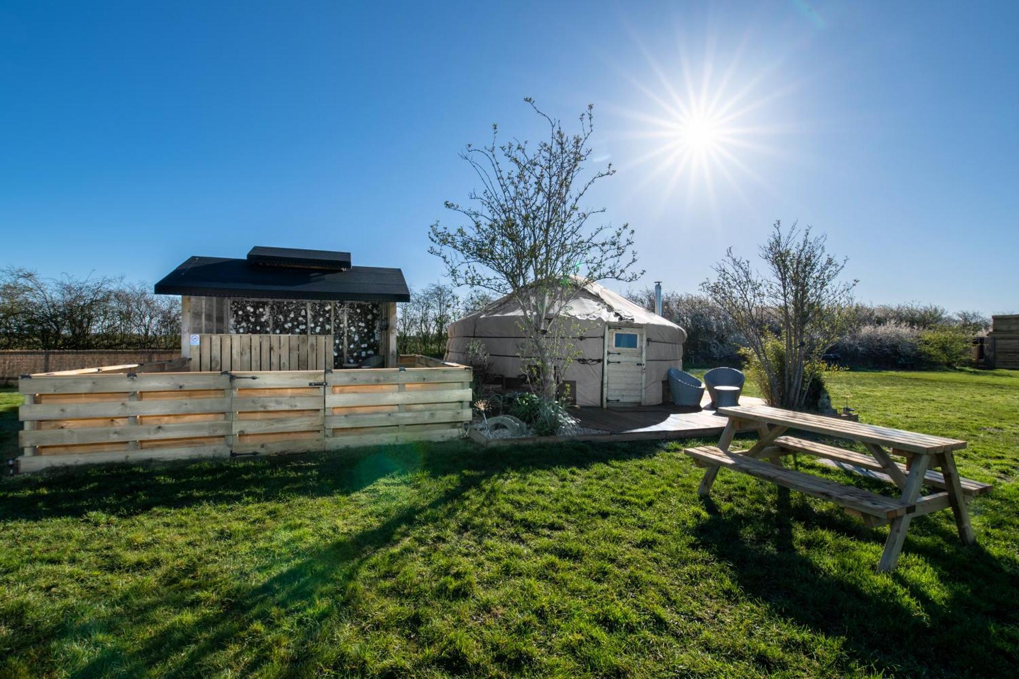 Lincoln Yurts Hotel ภายนอก รูปภาพ