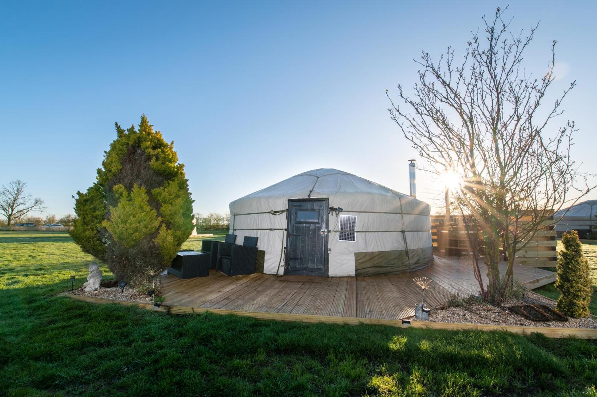 Lincoln Yurts Hotel ภายนอก รูปภาพ