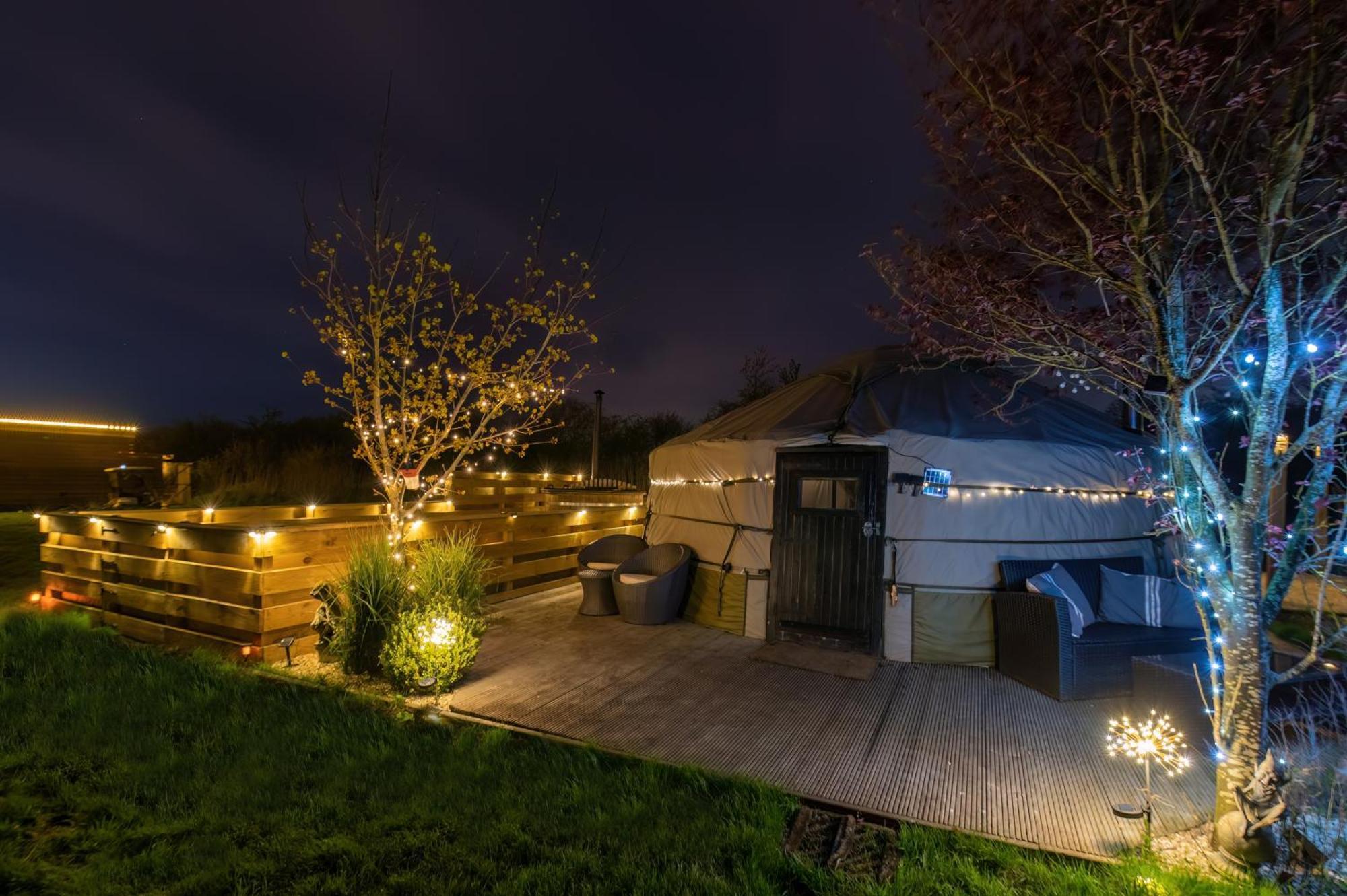 Lincoln Yurts Hotel ภายนอก รูปภาพ