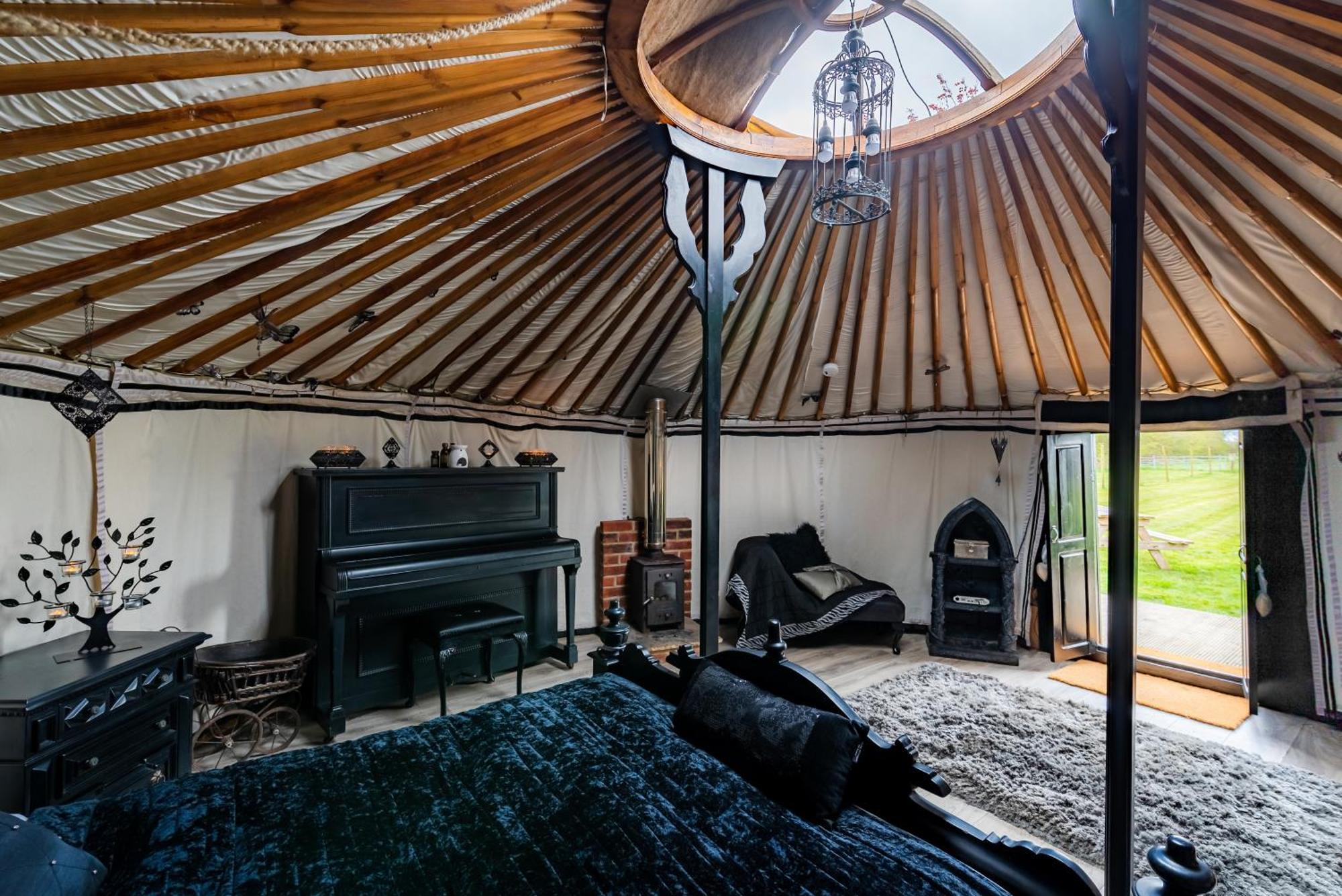Lincoln Yurts Hotel ภายนอก รูปภาพ