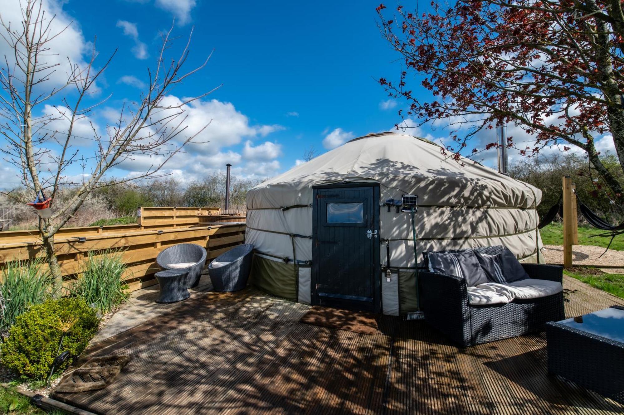 Lincoln Yurts Hotel ภายนอก รูปภาพ