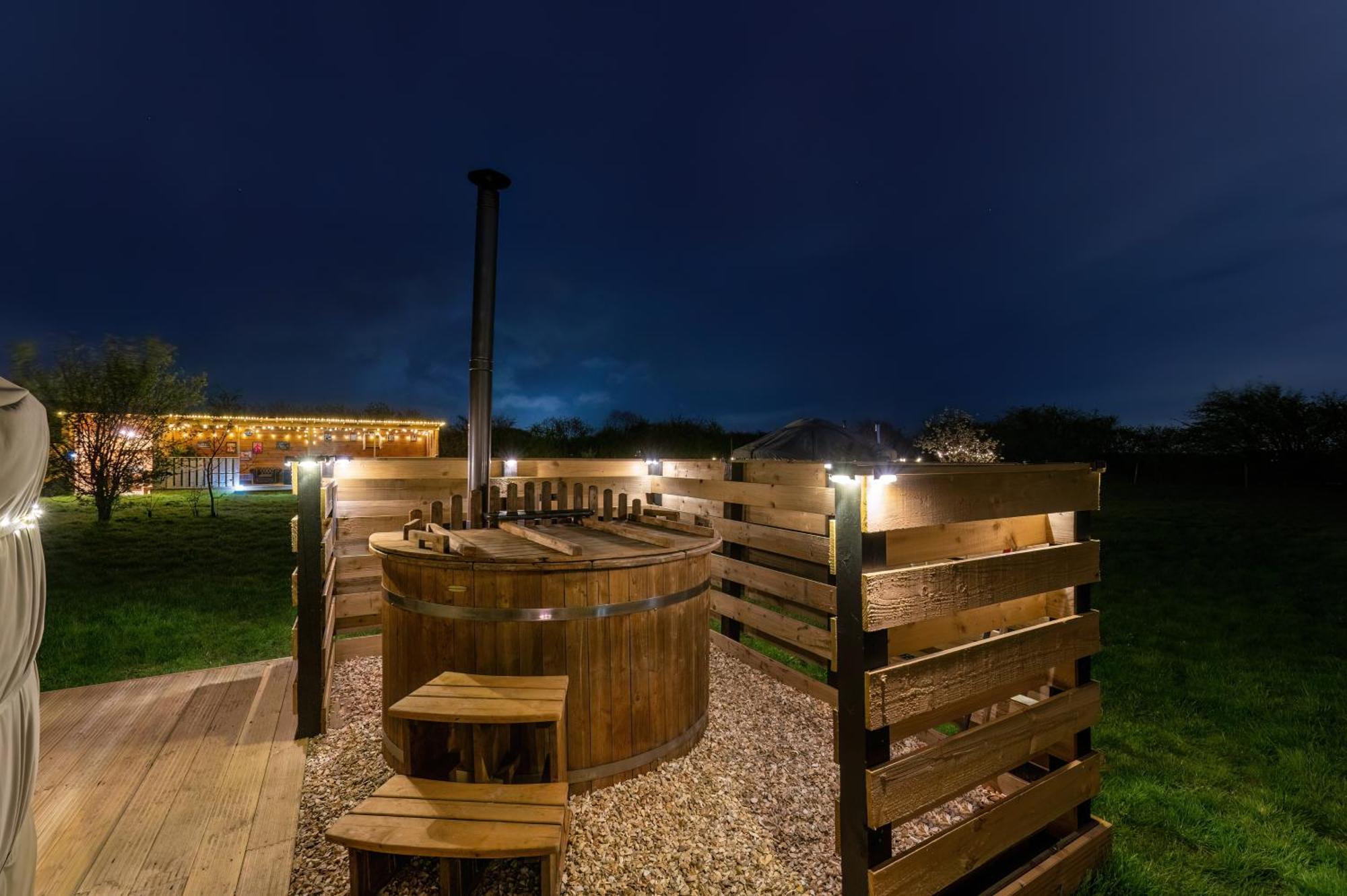 Lincoln Yurts Hotel ภายนอก รูปภาพ